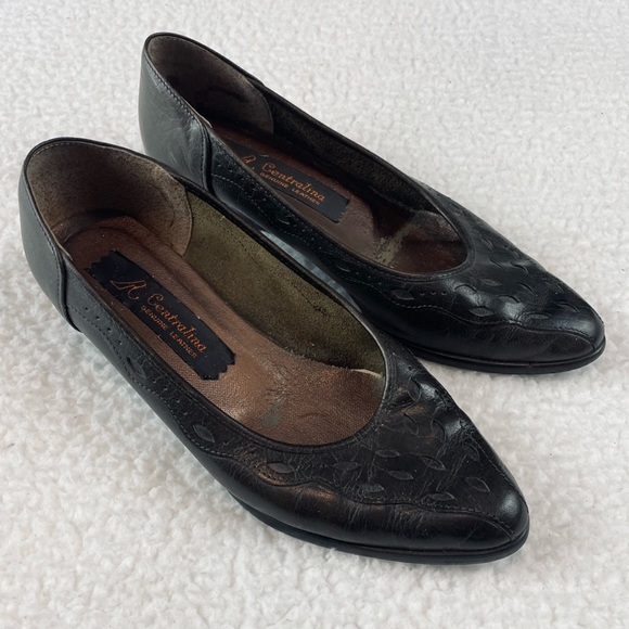 (VTG) CENTRALINA • Black Genuine Leather Pointed Toe Kitten Heels - Picture 9 of 16